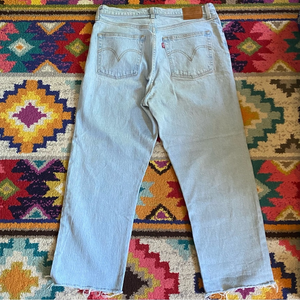 Levi’s ribcage straight ankle light wash blue jeans raw hem size 32 x 27 - Picture 4 of 8